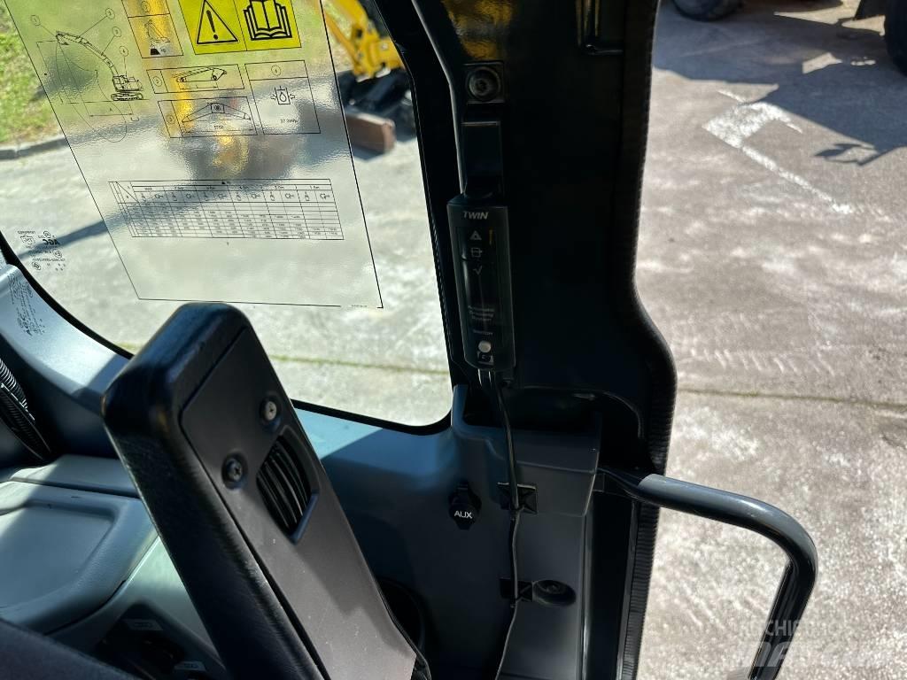 Komatsu PC210LCi-11 Lánctalpas kotrók