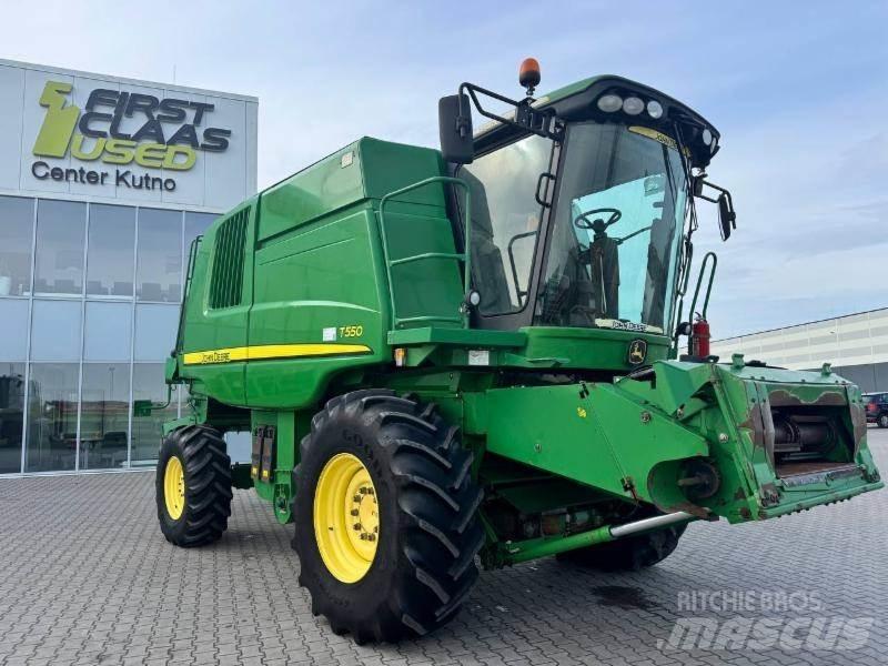 John Deere T 550 Kombájnok