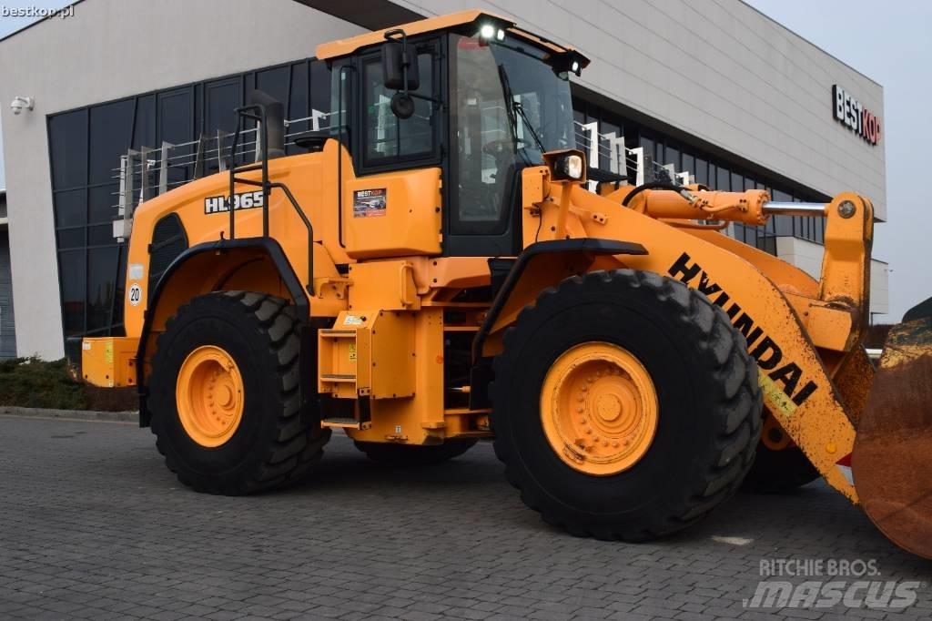 Hyundai HL 965 Gumikerekes homlokrakodók