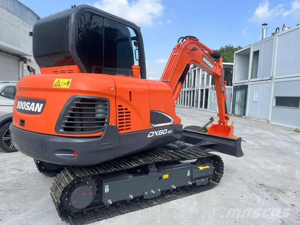 Doosan DX 60-9 C Lánctalpas kotrók