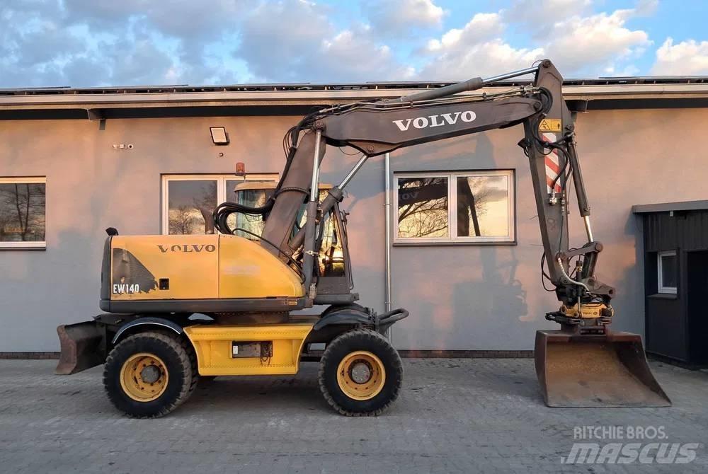 Volvo EW 140 Gumikerekes kotrók
