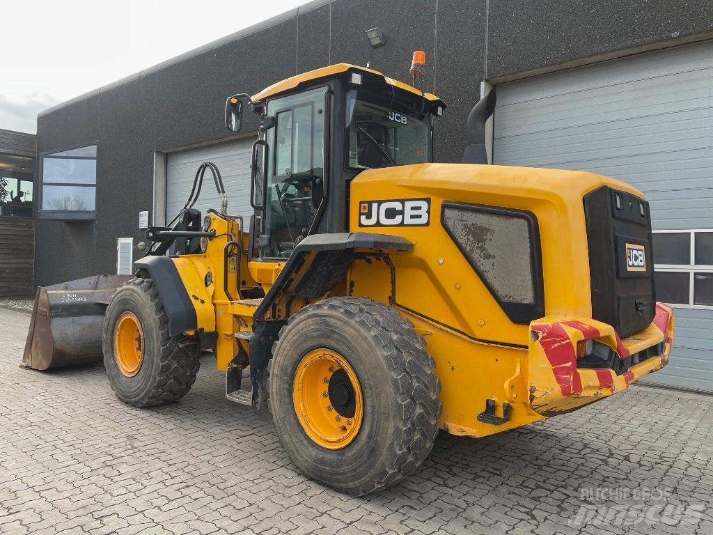 JCB 427HT Gumikerekes homlokrakodók
