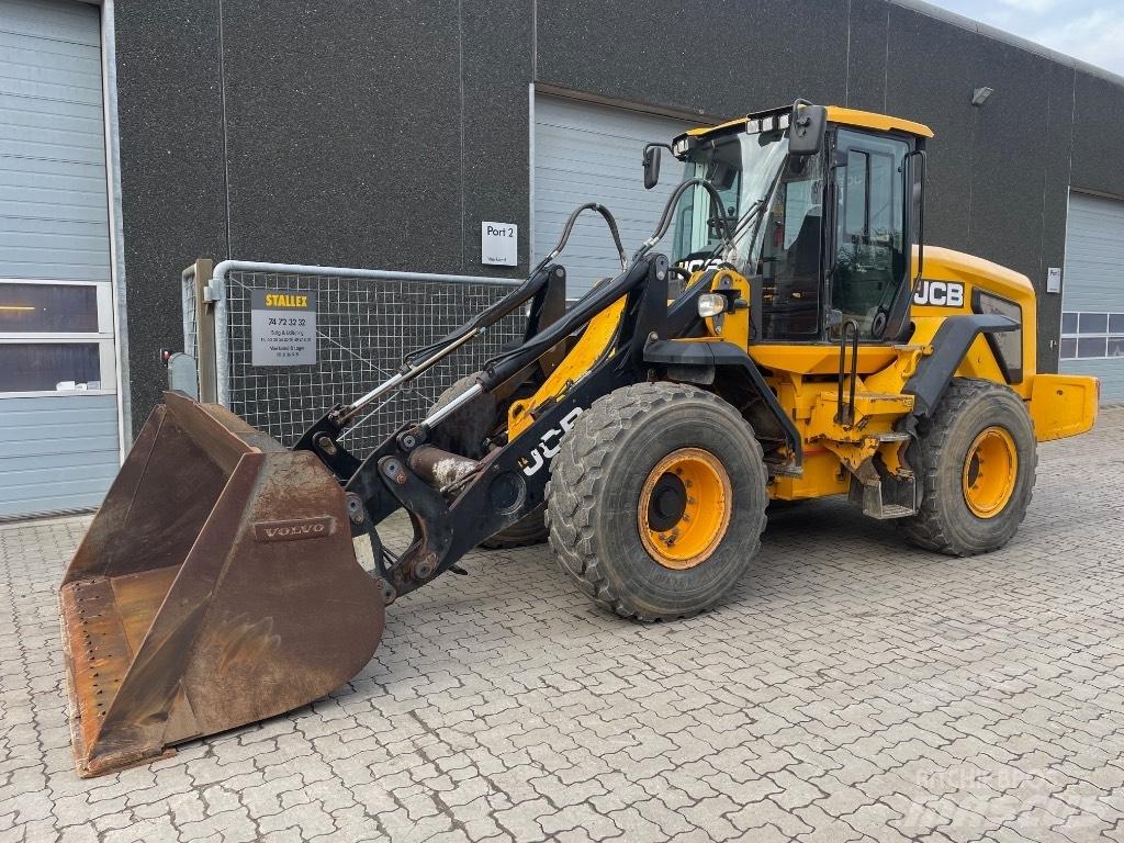 JCB 427HT Gumikerekes homlokrakodók