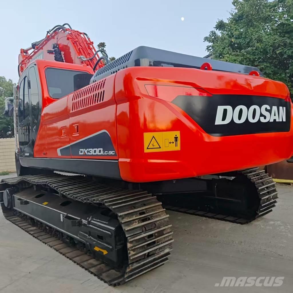 Doosan DX 300 LC Lánctalpas kotrók