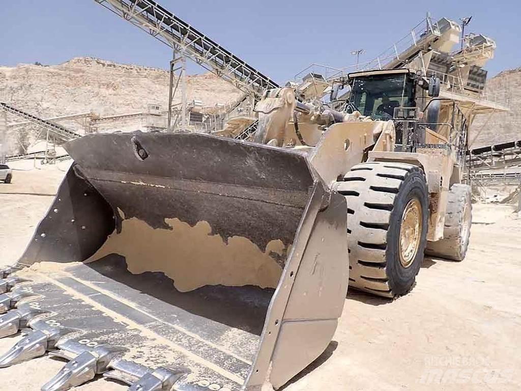 CAT 988K Gumikerekes homlokrakodók