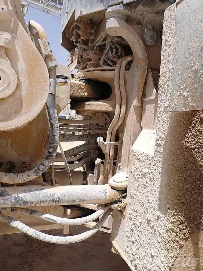 CAT 988K Gumikerekes homlokrakodók