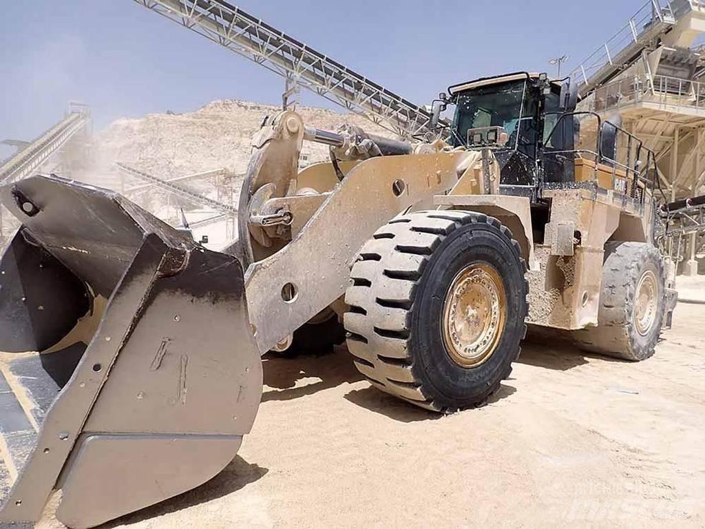 CAT 988K Gumikerekes homlokrakodók