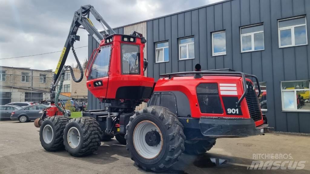 Komatsu 901 Betakarítók