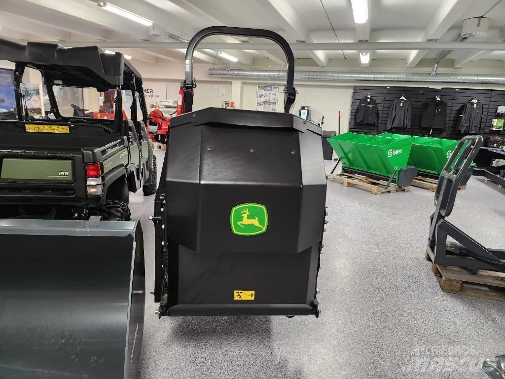 John Deere 950R Ráülős fűnyírók