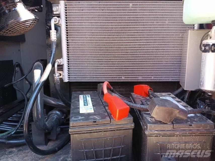 Hitachi ZX 120 Közepes (midi) kotrók 7 t - 12 t