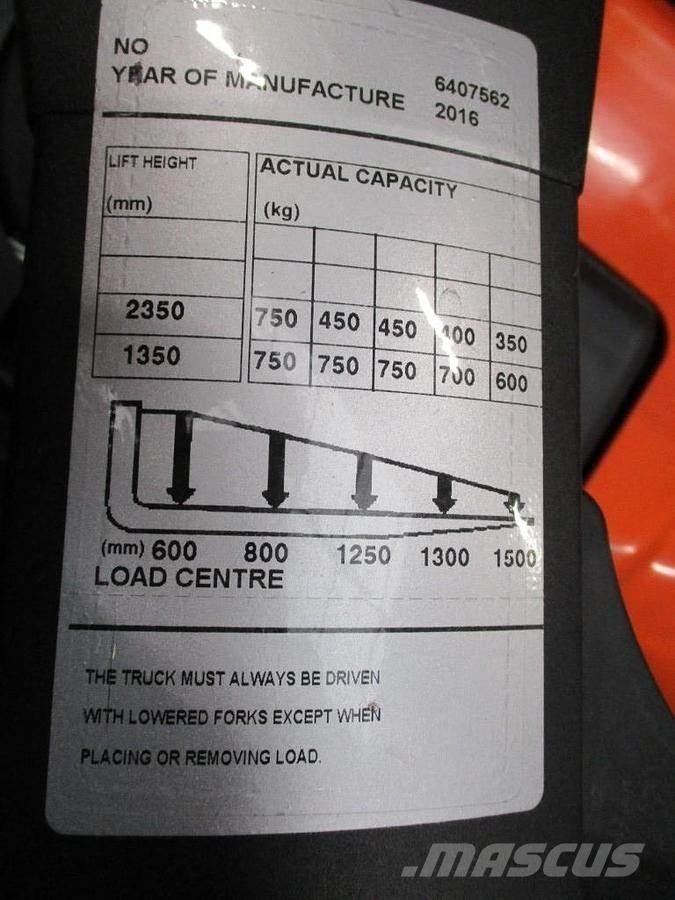 BT SPE120 XR Vezetőállásos alacsony emelőkocsi