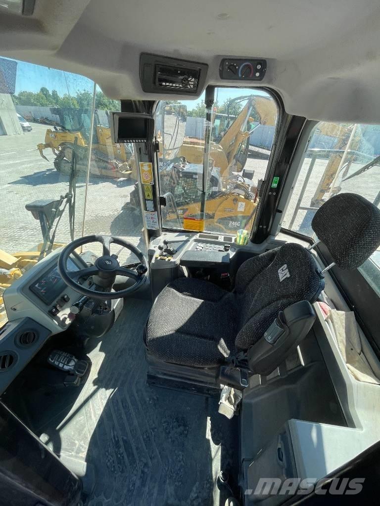 CAT 950 GC Gumikerekes homlokrakodók