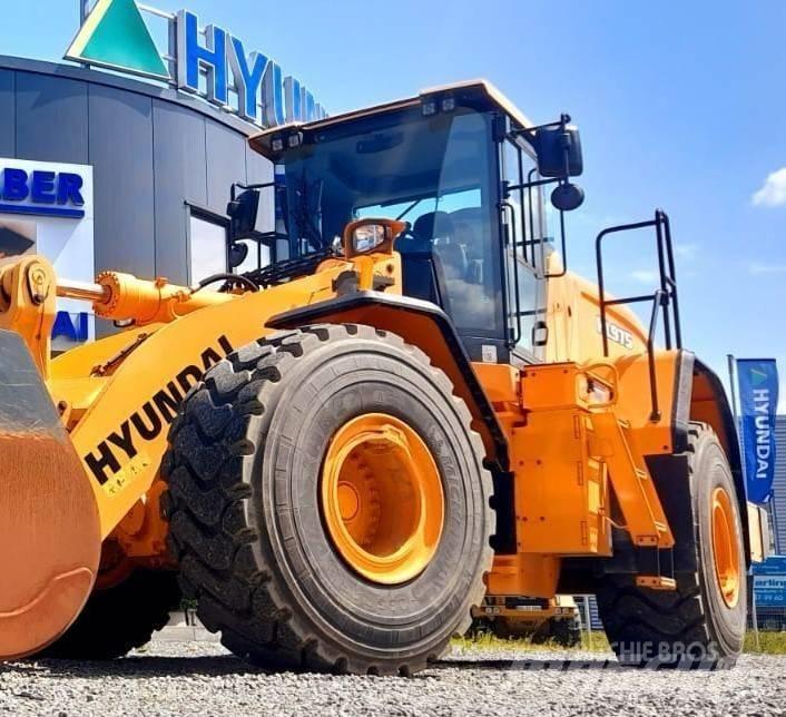 Hyundai HL 975 Gumikerekes homlokrakodók