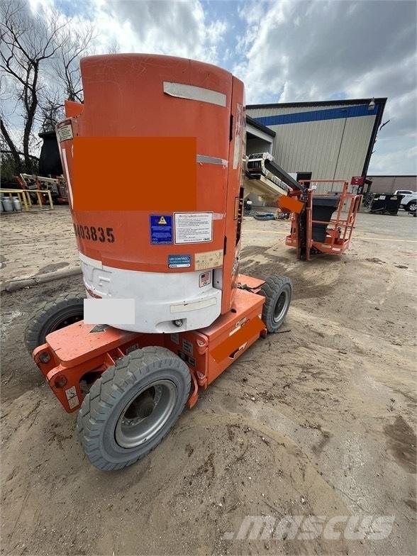 JLG E 300 AJP Ollós emelők