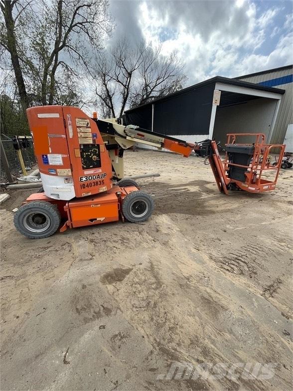 JLG E 300 AJP Ollós emelők