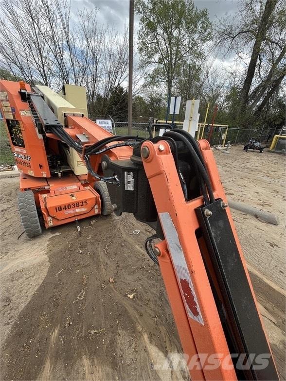 JLG E 300 AJP Ollós emelők