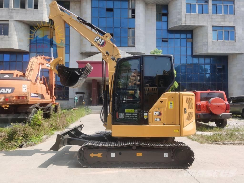CAT 306 Mini kotrók < 7t