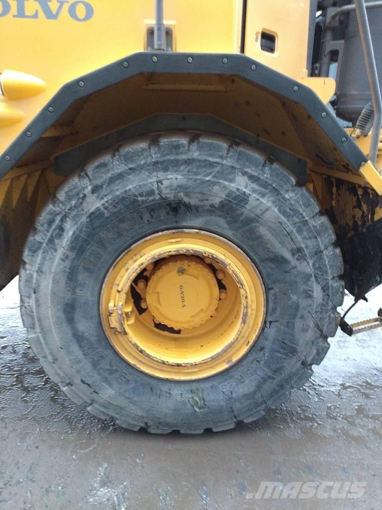 Volvo A 25 E Csuklósdömperek