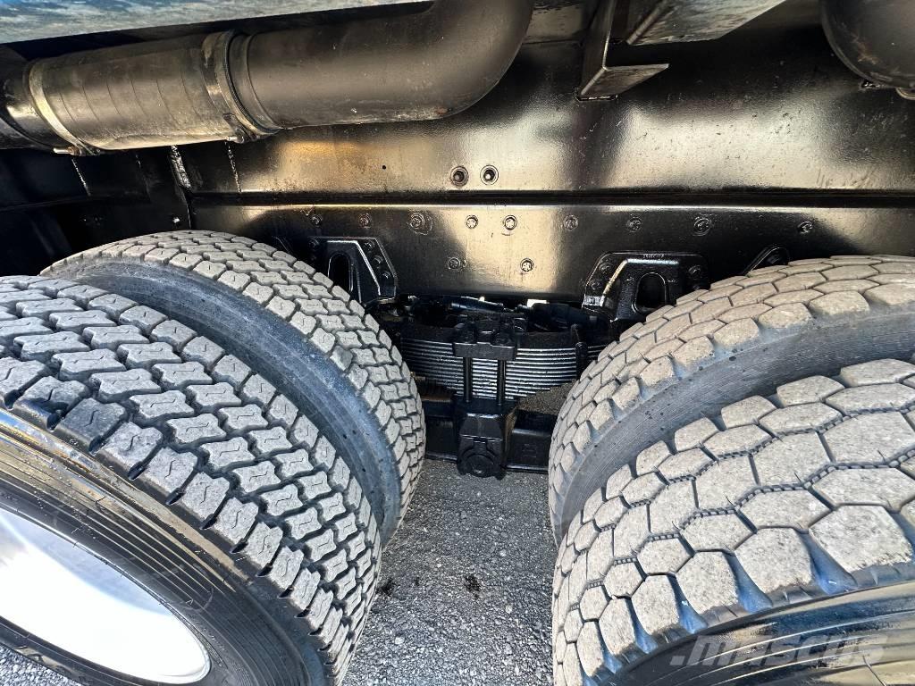 Freightliner 114 SD Vákuum teherautok