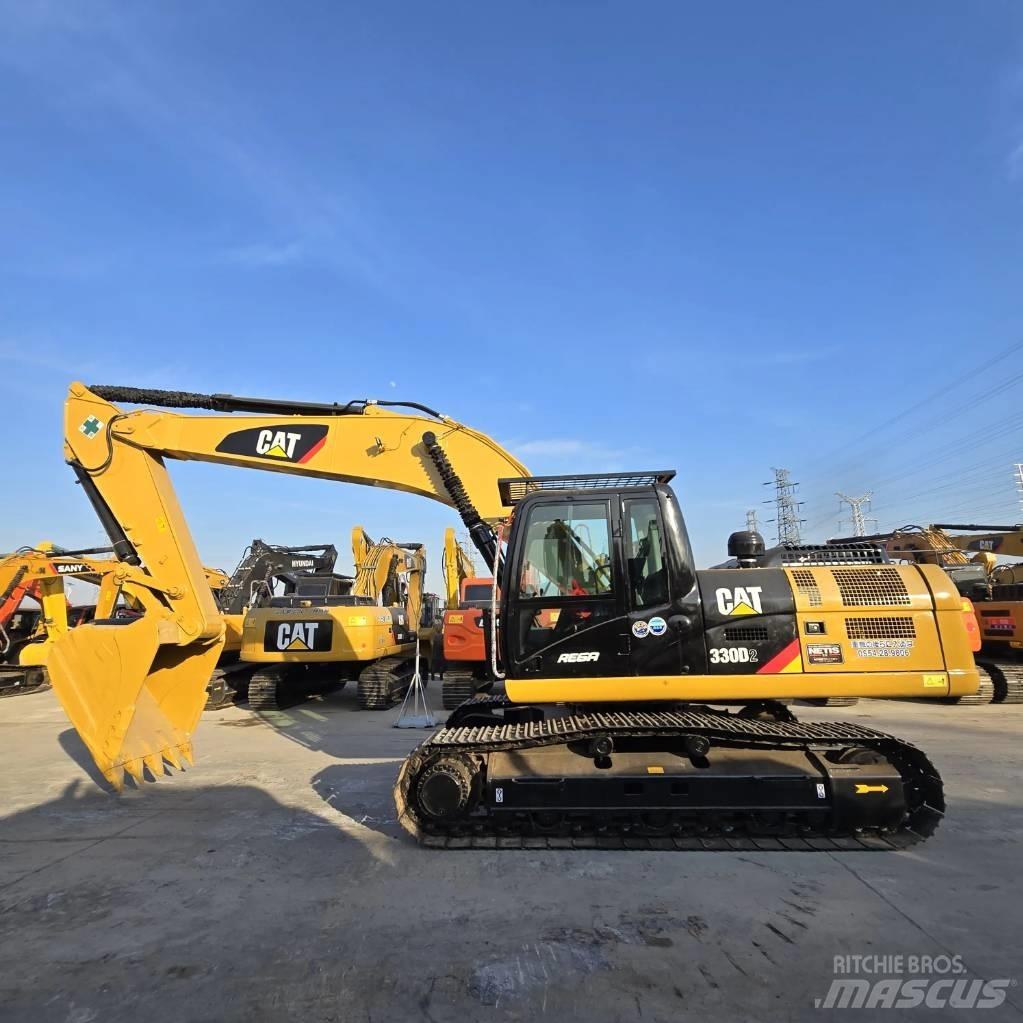 CAT 330 D2 Közepes (midi) kotrók 7 t - 12 t