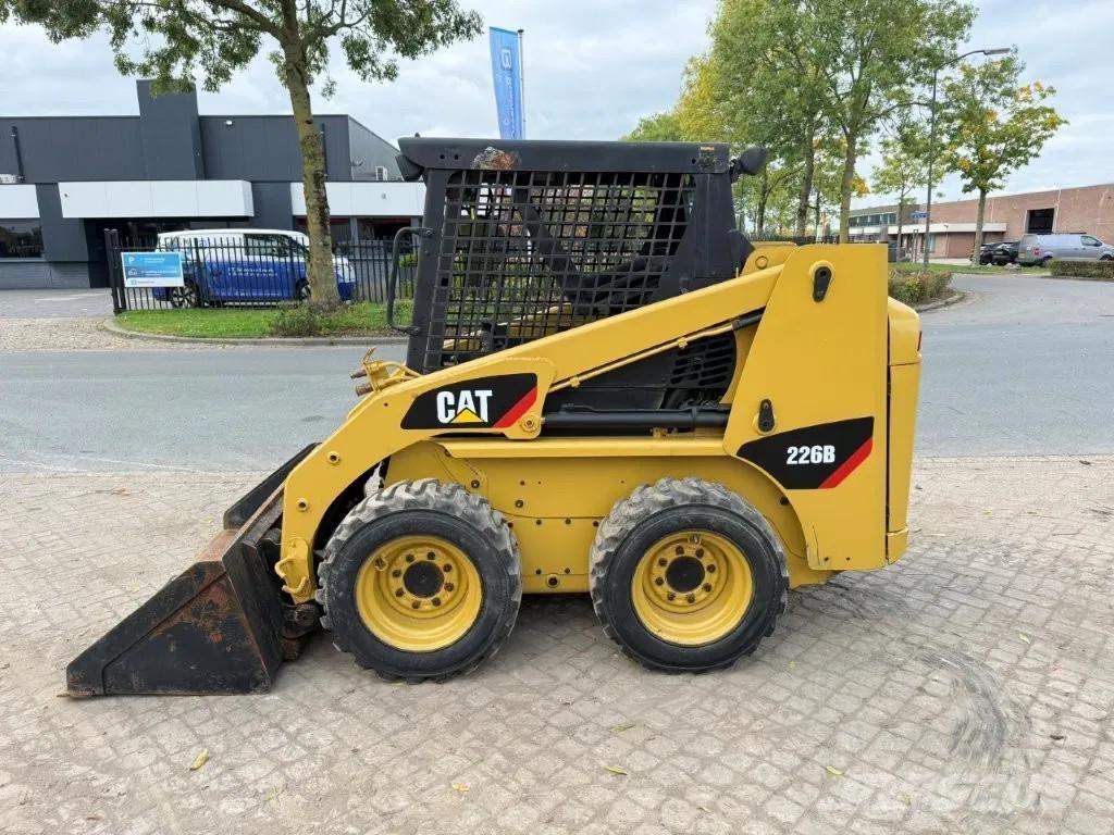 CAT 216B Turbo Kompaktrakodók
