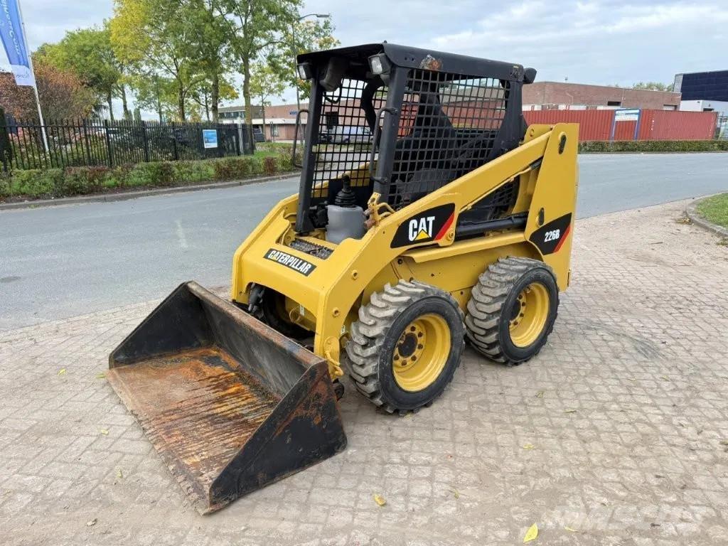 CAT 216B Turbo Kompaktrakodók