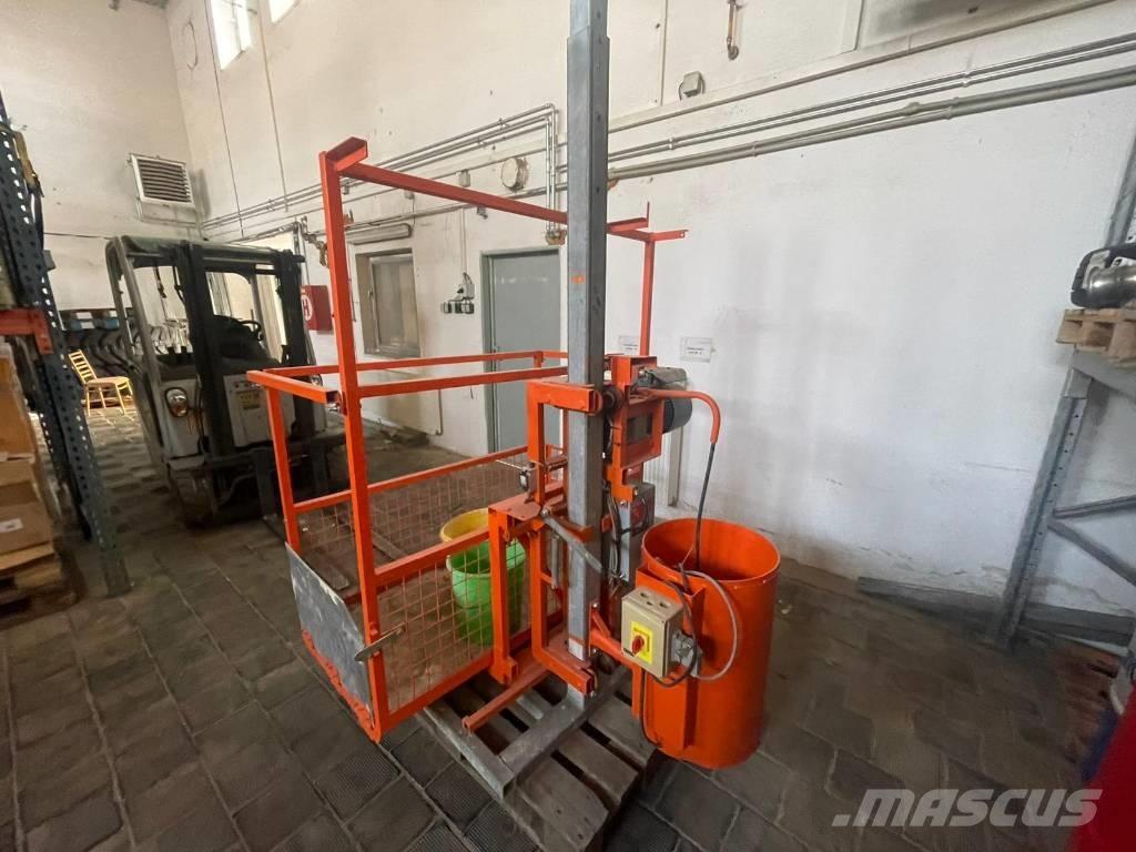 Ebbs & Radinger ZL200 Építőipari felvonók