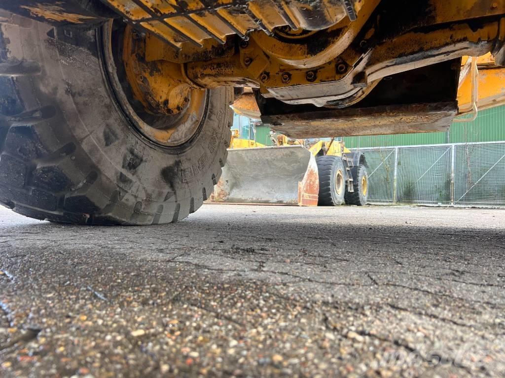 Volvo L 120 C Gumikerekes homlokrakodók