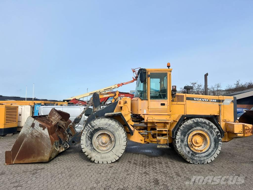 Volvo L 120 C Gumikerekes homlokrakodók