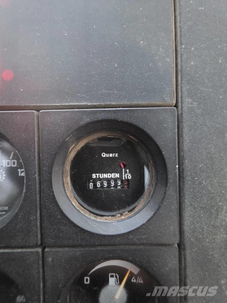 O&K L 25 Gumikerekes homlokrakodók