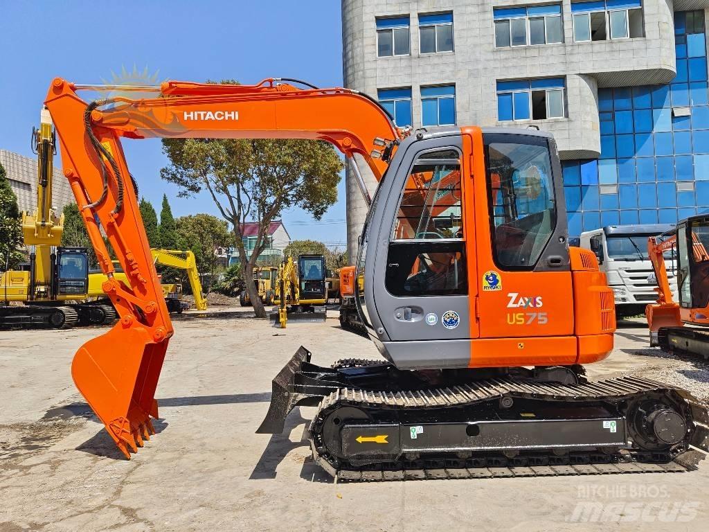 Hitachi ZX 75 Lánctalpas kotrók