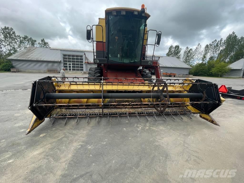 New Holland L520 Kombájnok