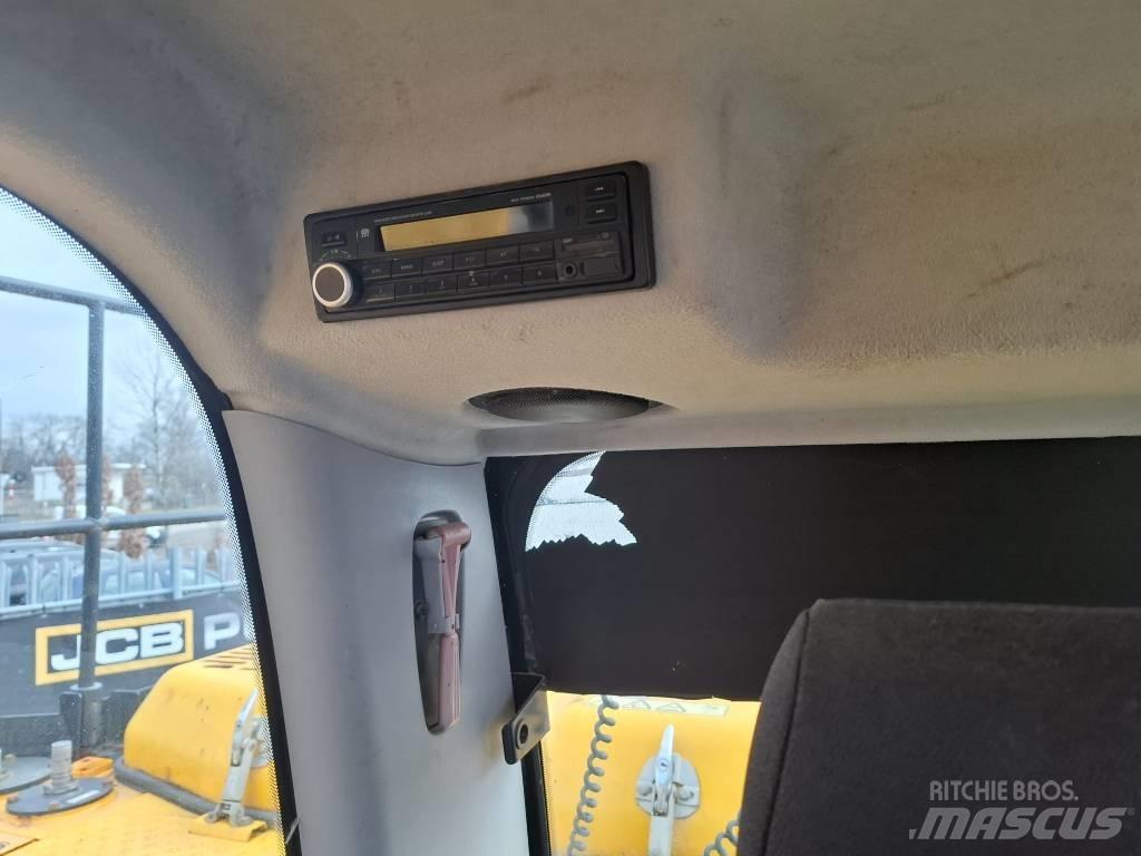 JCB JS 160 W Gumikerekes kotrók