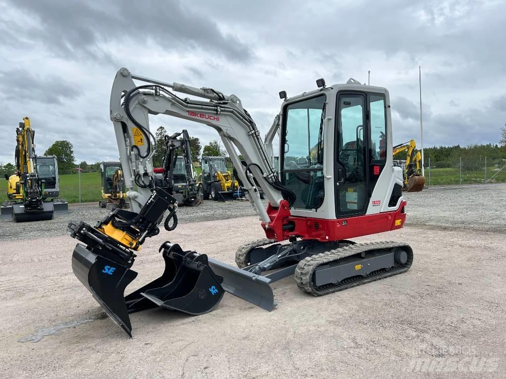 Takeuchi TB225 Mini kotrók < 7t