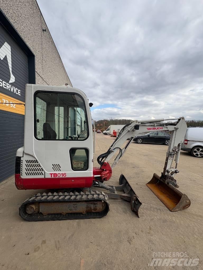 Takeuchi TB016 Mini kotrók < 7t