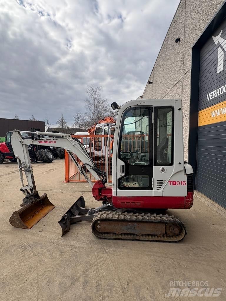 Takeuchi TB016 Mini kotrók < 7t