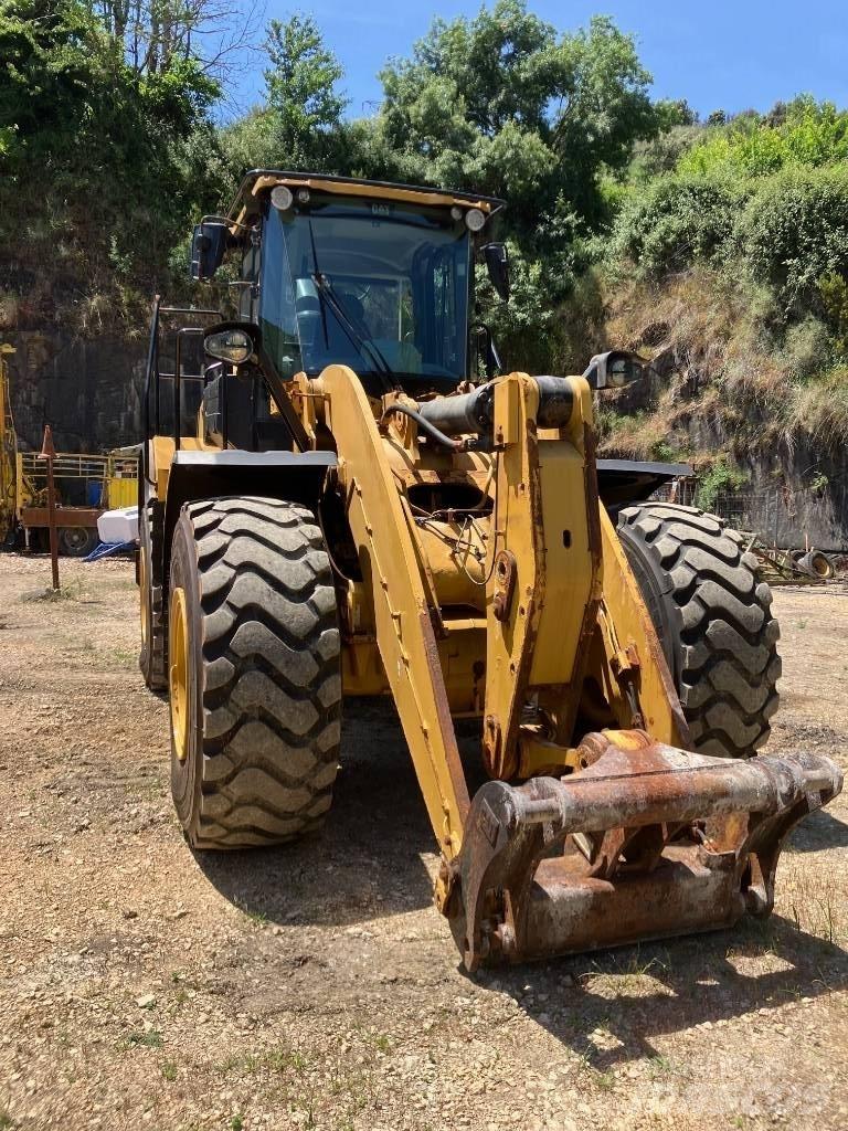 CAT 950 M Gumikerekes homlokrakodók