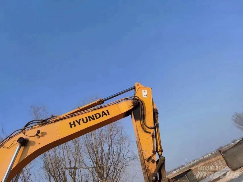 Hyundai R305LC-9T Gumikerekes kotrók