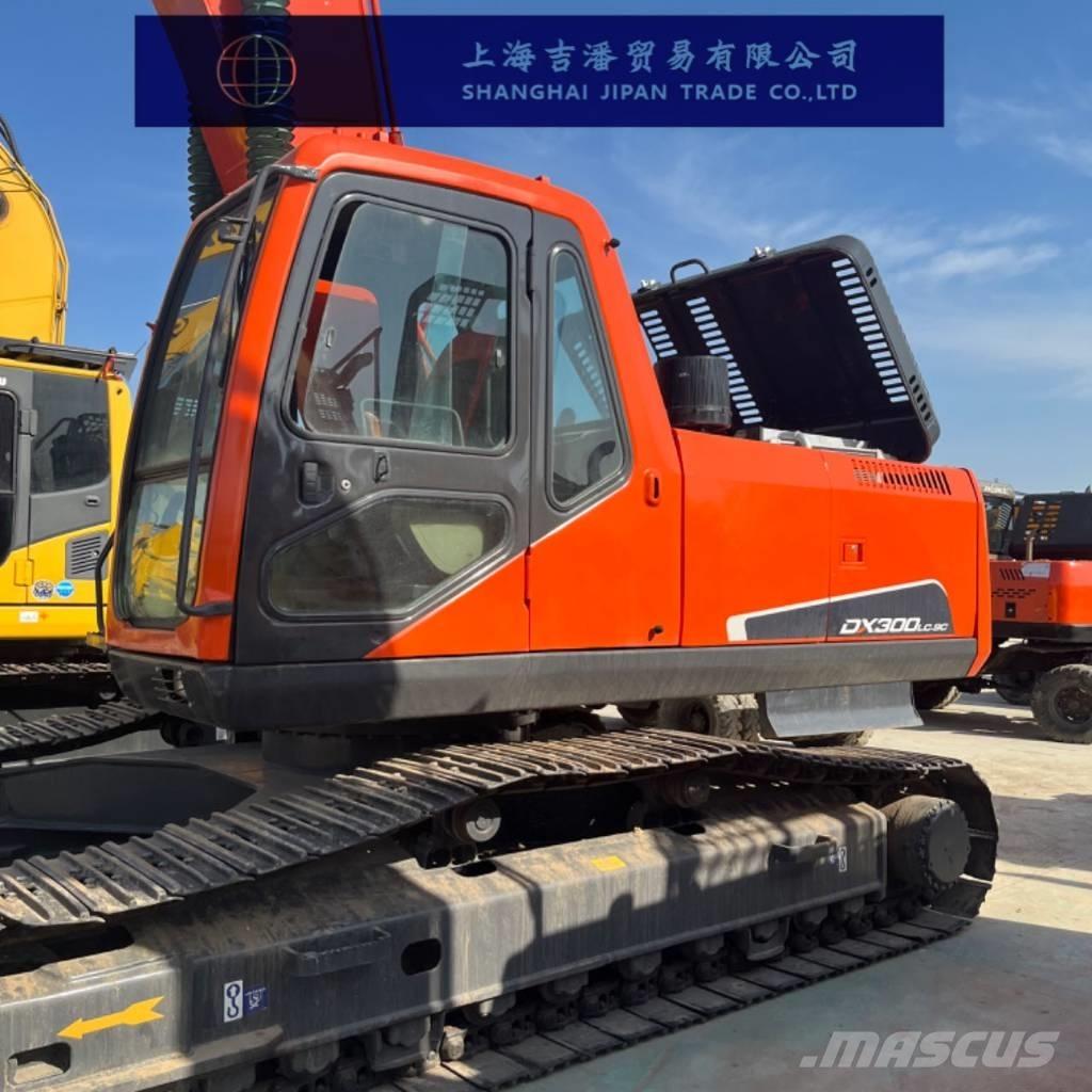 Doosan DX 300 Lánctalpas kotrók