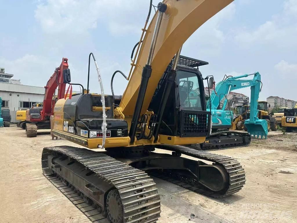 CAT 320 D Lánctalpas kotrók