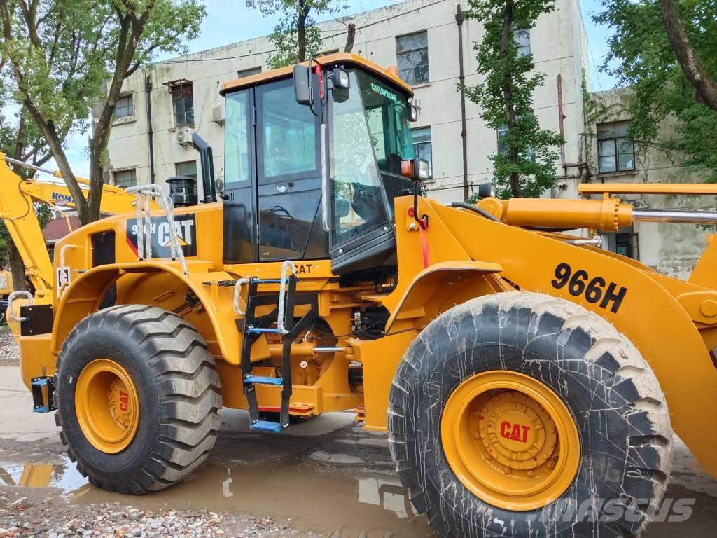 CAT 966 H Gumikerekes homlokrakodók