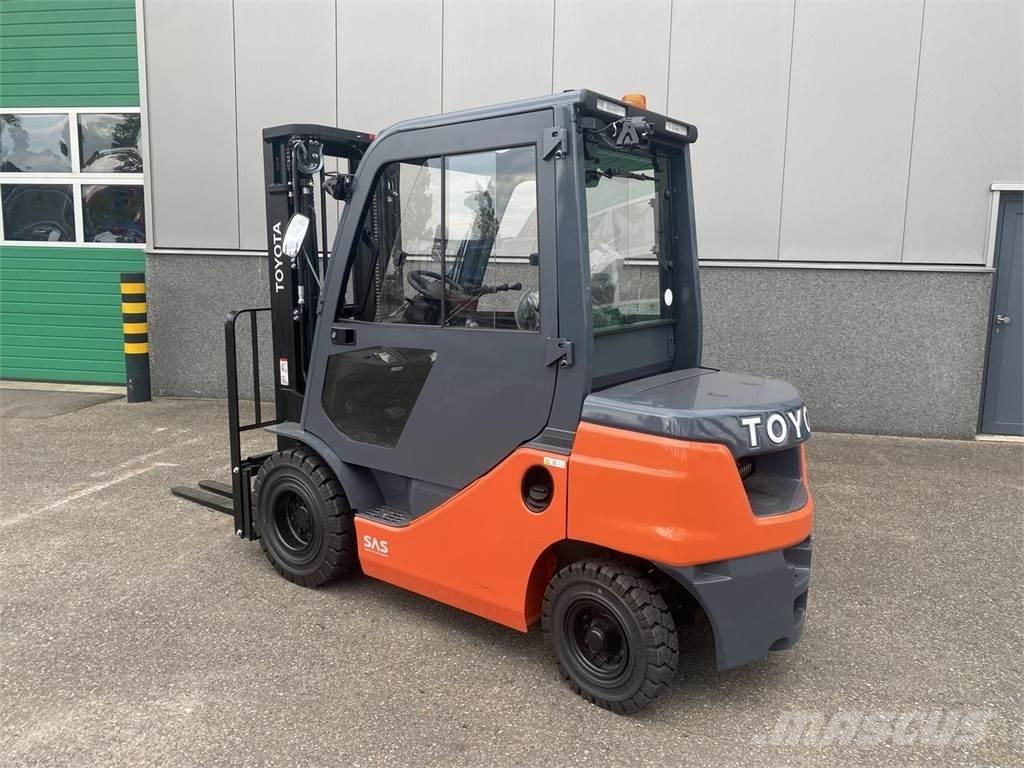 Toyota 52-8FDF25 Dízel targoncák
