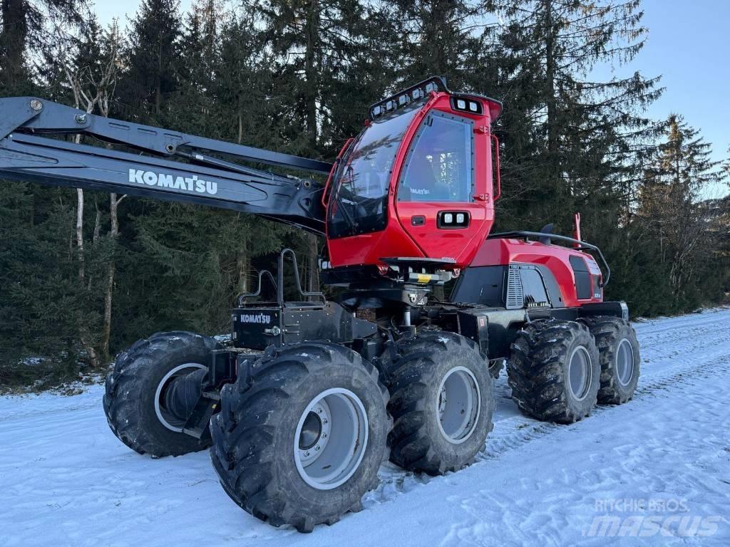 Komatsu 931 XC Betakarítók