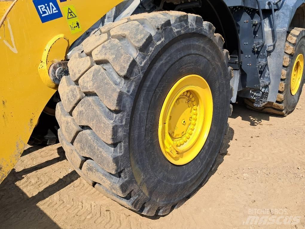 Komatsu WA500-8E0 Gumikerekes homlokrakodók