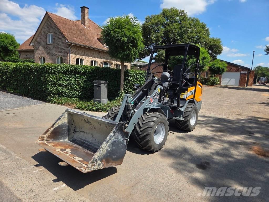 GiANT G2700HD X-TRA Univerzális rakodók