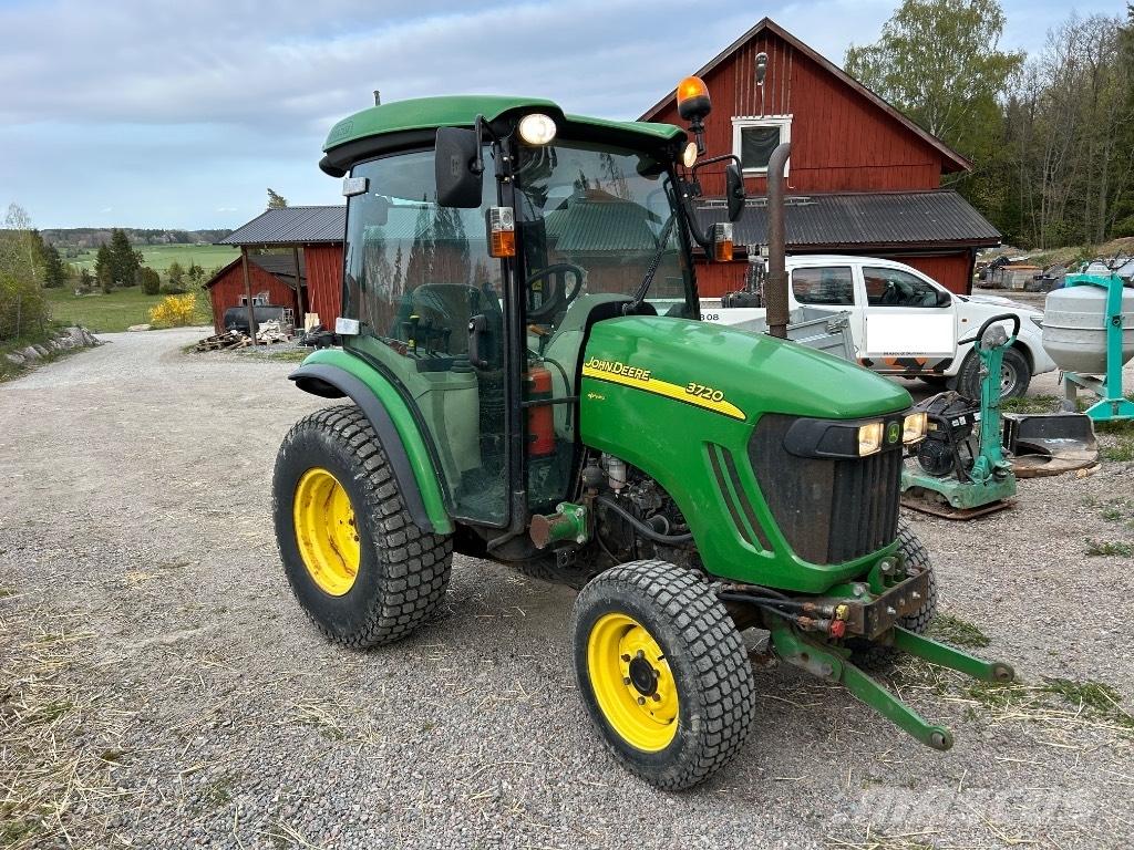 John Deere 3720 Traktorok