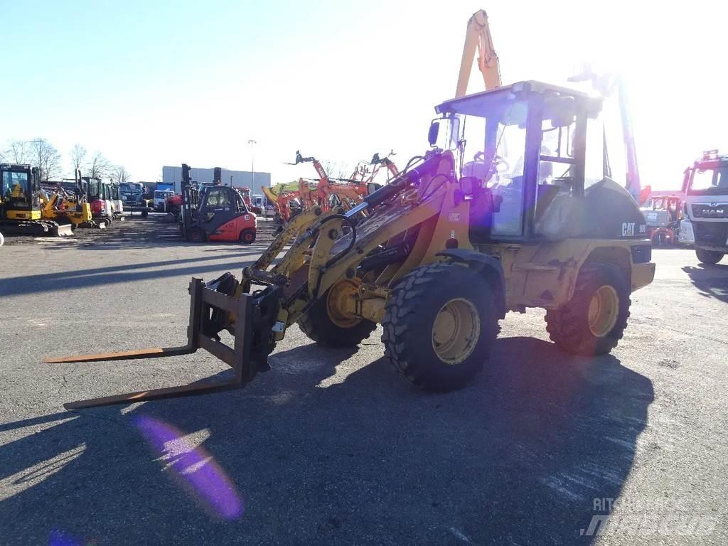 CAT 908 Gumikerekes homlokrakodók
