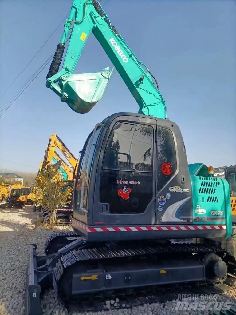 Kobelco SK 75 Közepes (midi) kotrók 7 t - 12 t