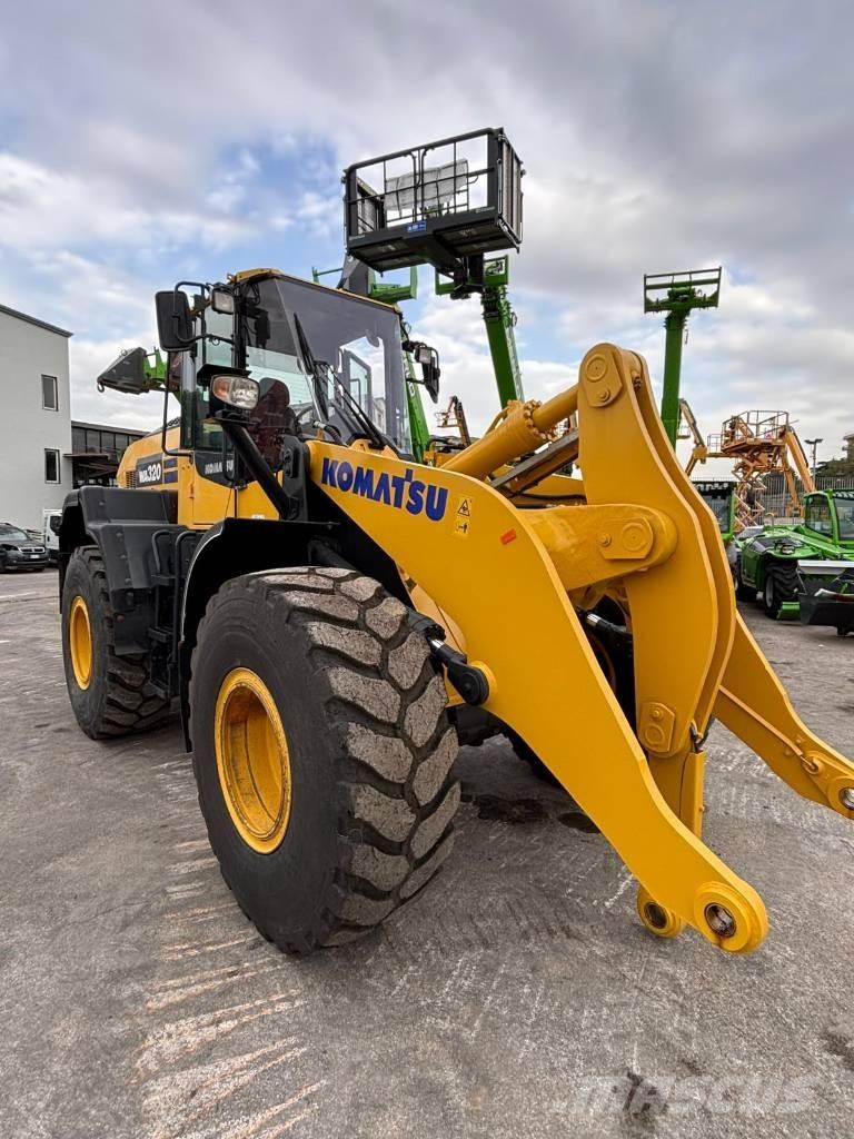 Komatsu WA 320-8 Gumikerekes homlokrakodók