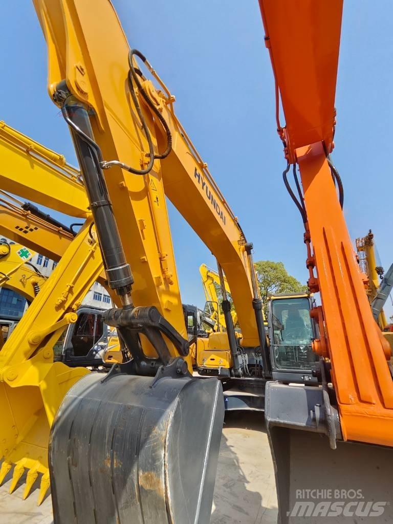 Hyundai R220LC-9S Lánctalpas kotrók